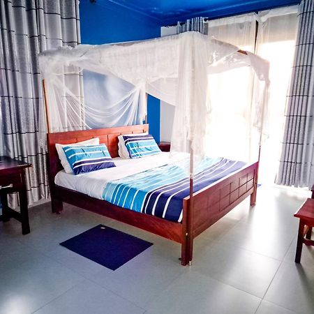 Hendo Hotel Entebbe Bagian luar foto