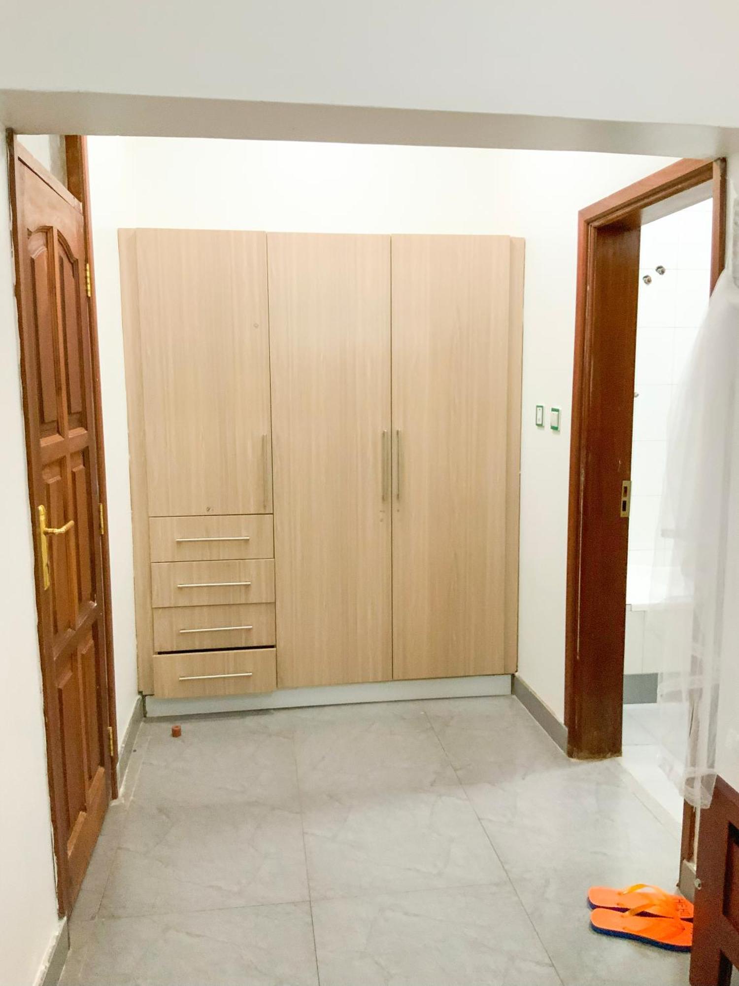 Hendo Hotel Entebbe Bagian luar foto