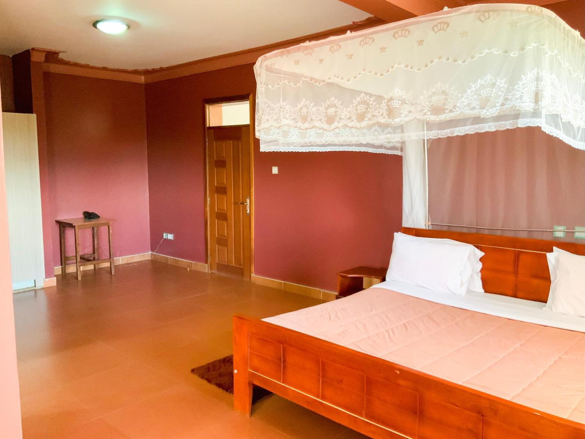 Hendo Hotel Entebbe Bagian luar foto