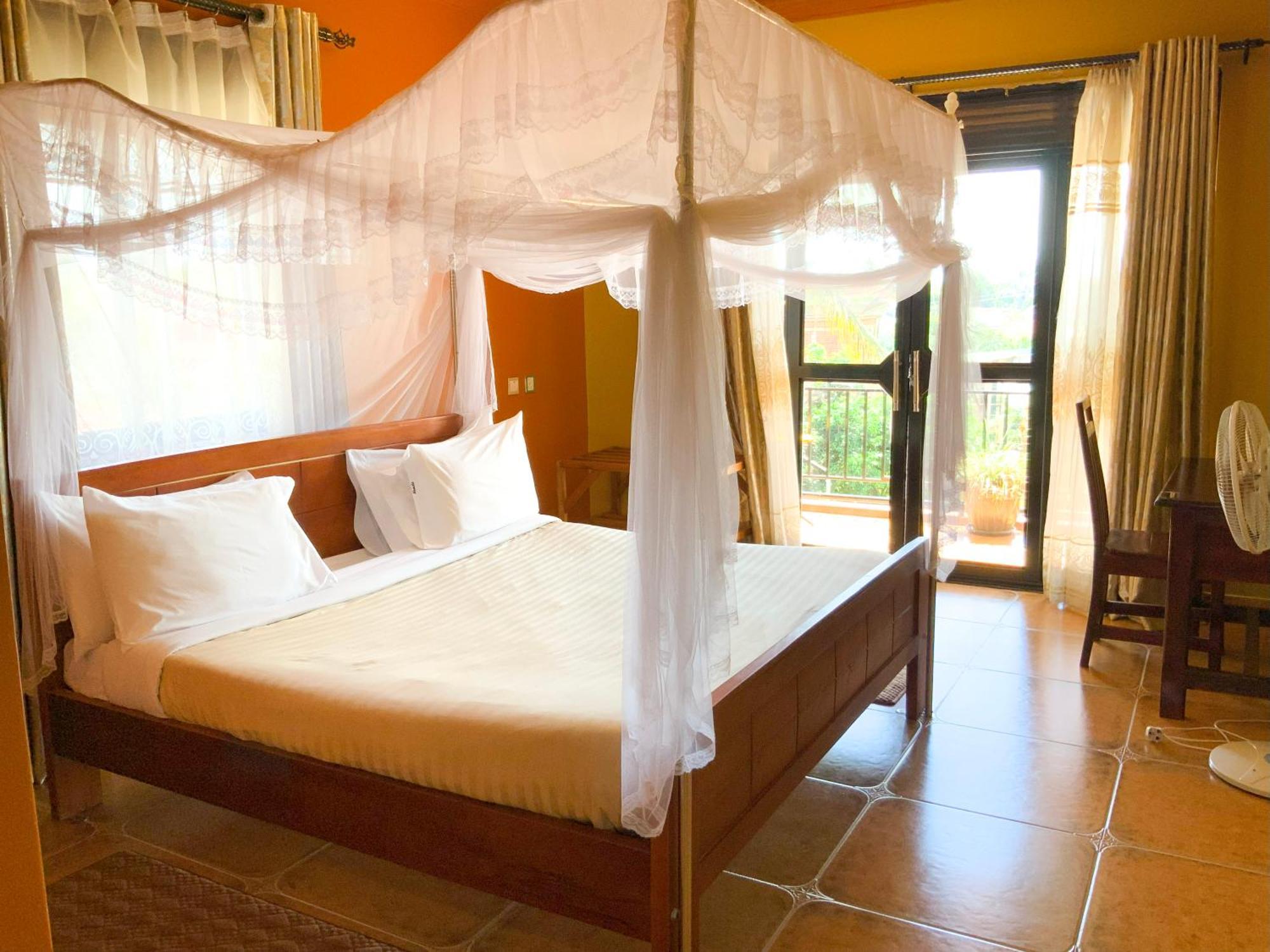 Hendo Hotel Entebbe Bagian luar foto