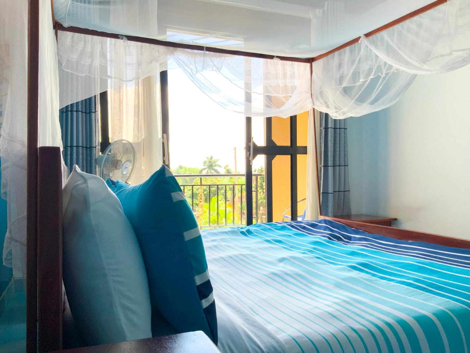 Hendo Hotel Entebbe Bagian luar foto