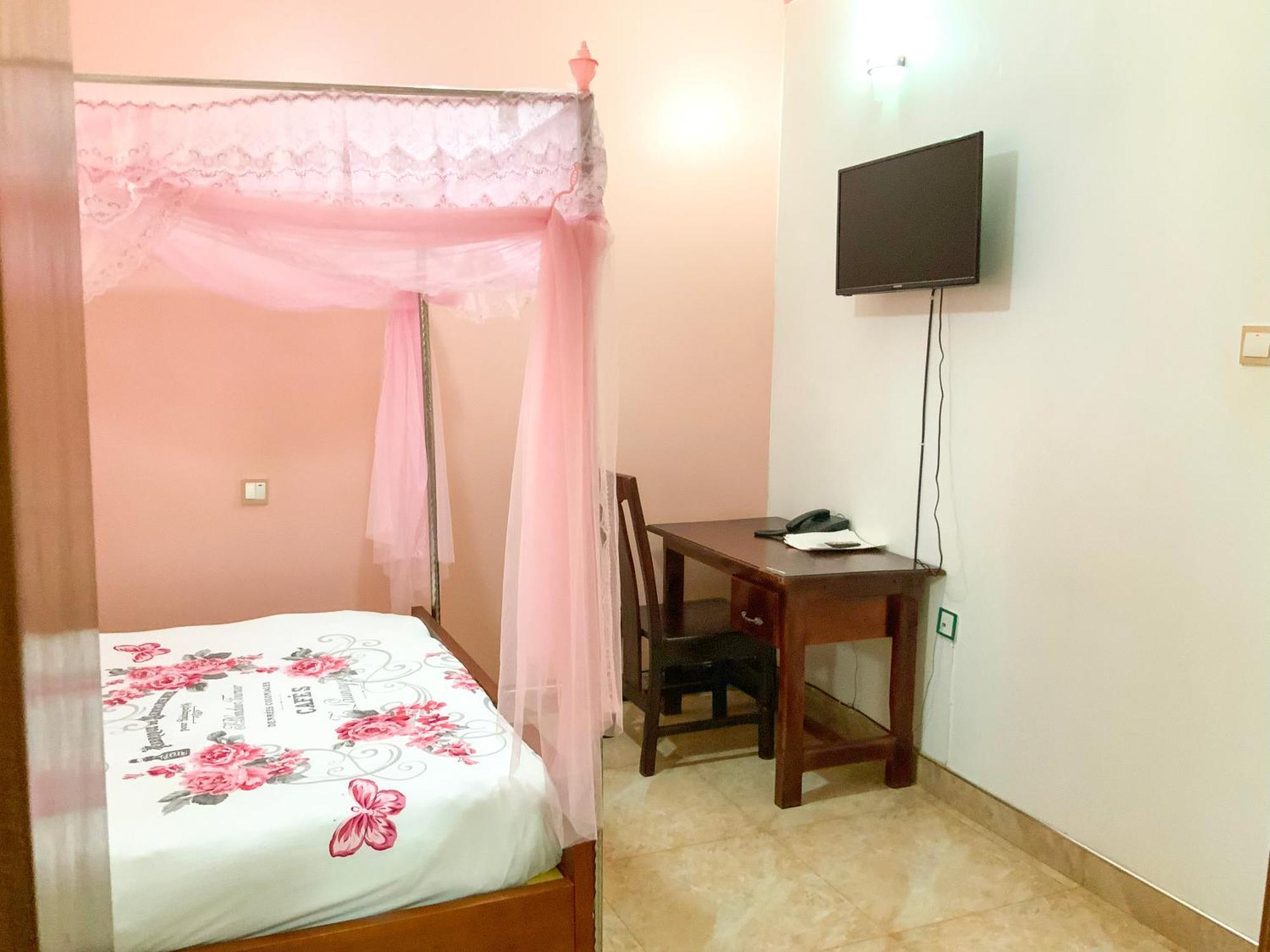 Hendo Hotel Entebbe Bagian luar foto