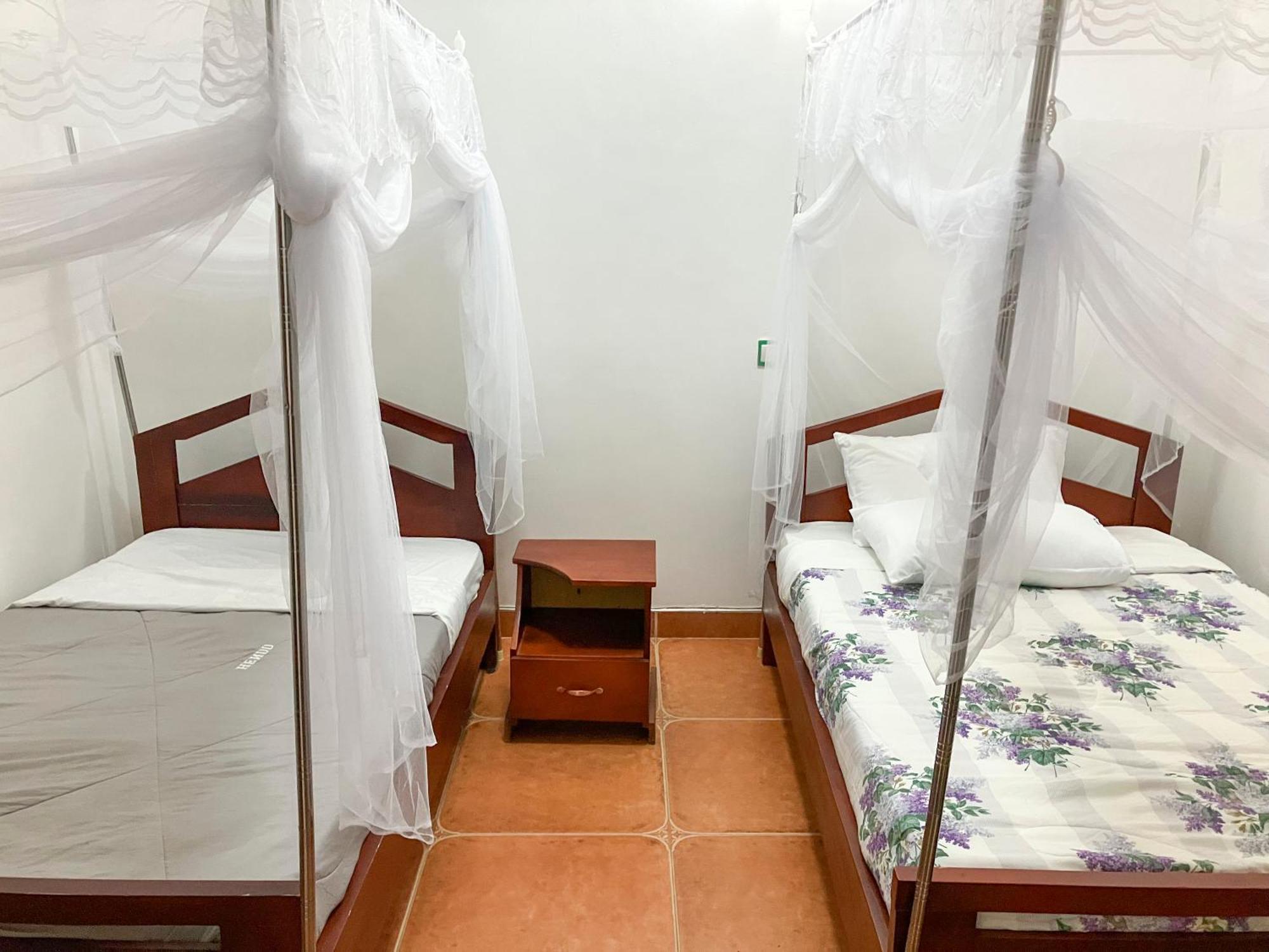 Hendo Hotel Entebbe Bagian luar foto
