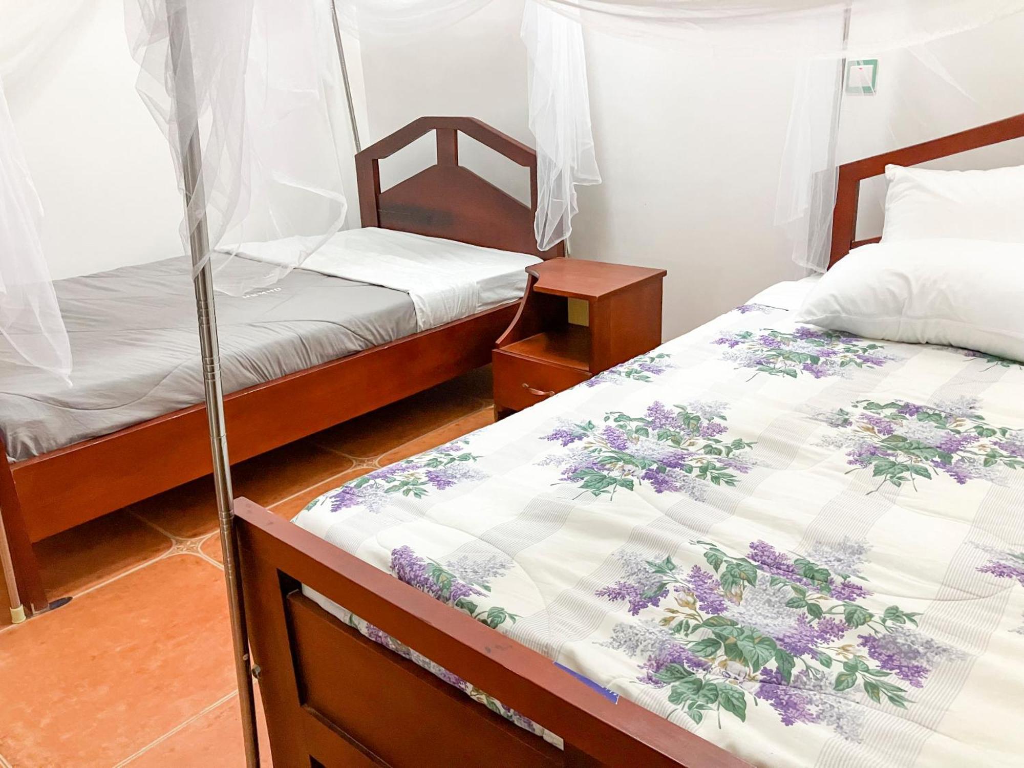 Hendo Hotel Entebbe Bagian luar foto