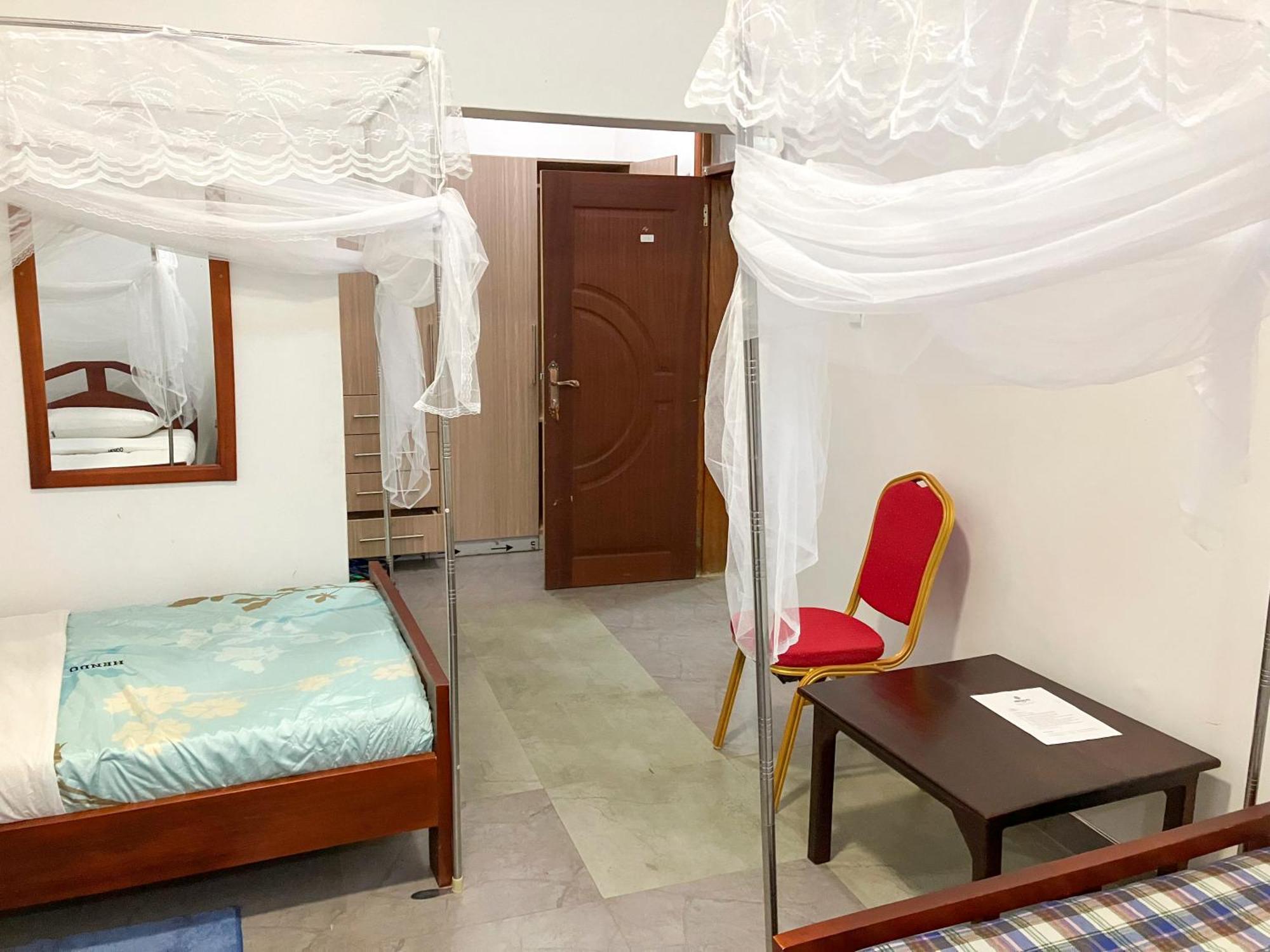 Hendo Hotel Entebbe Bagian luar foto