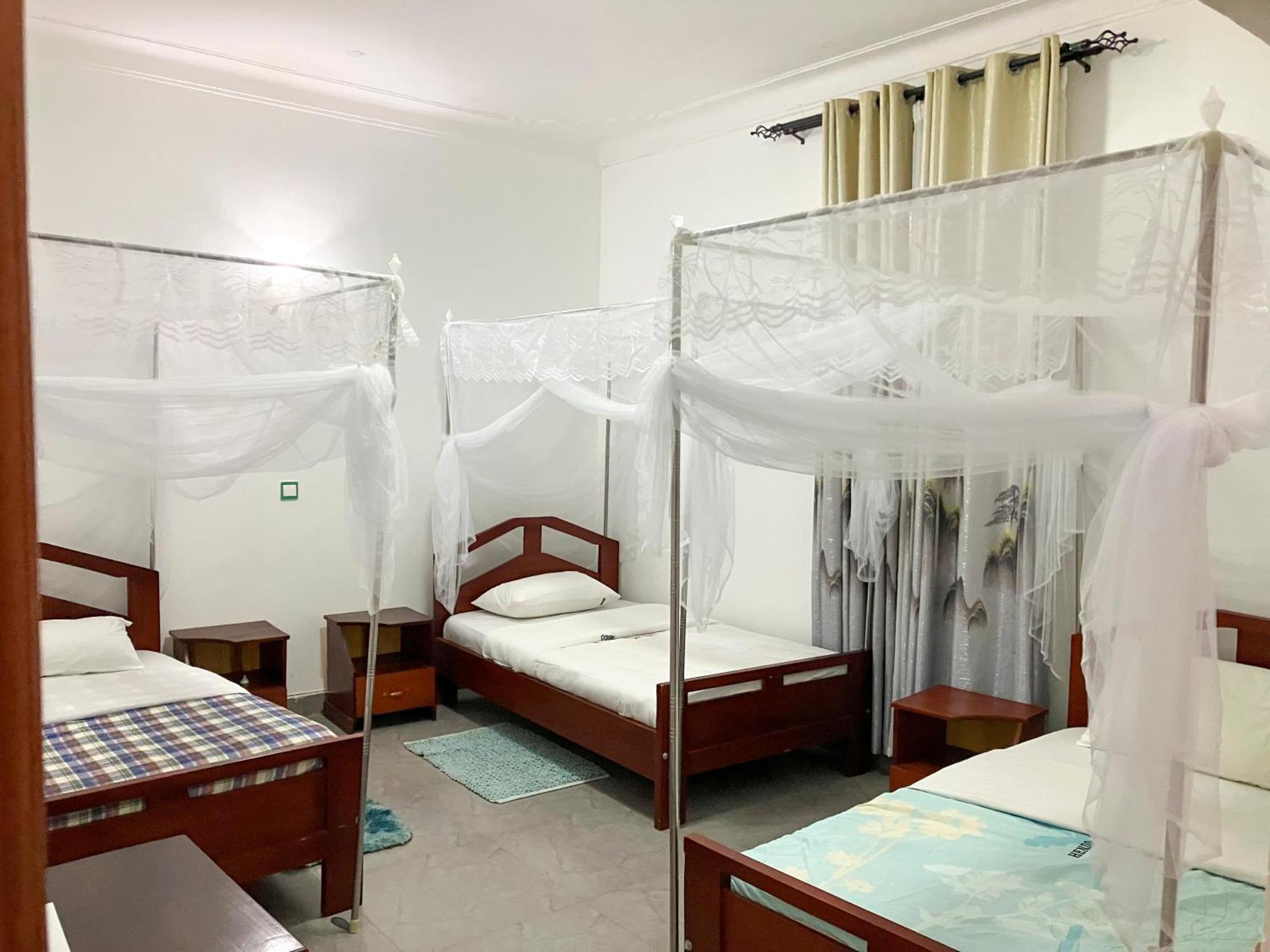 Hendo Hotel Entebbe Bagian luar foto