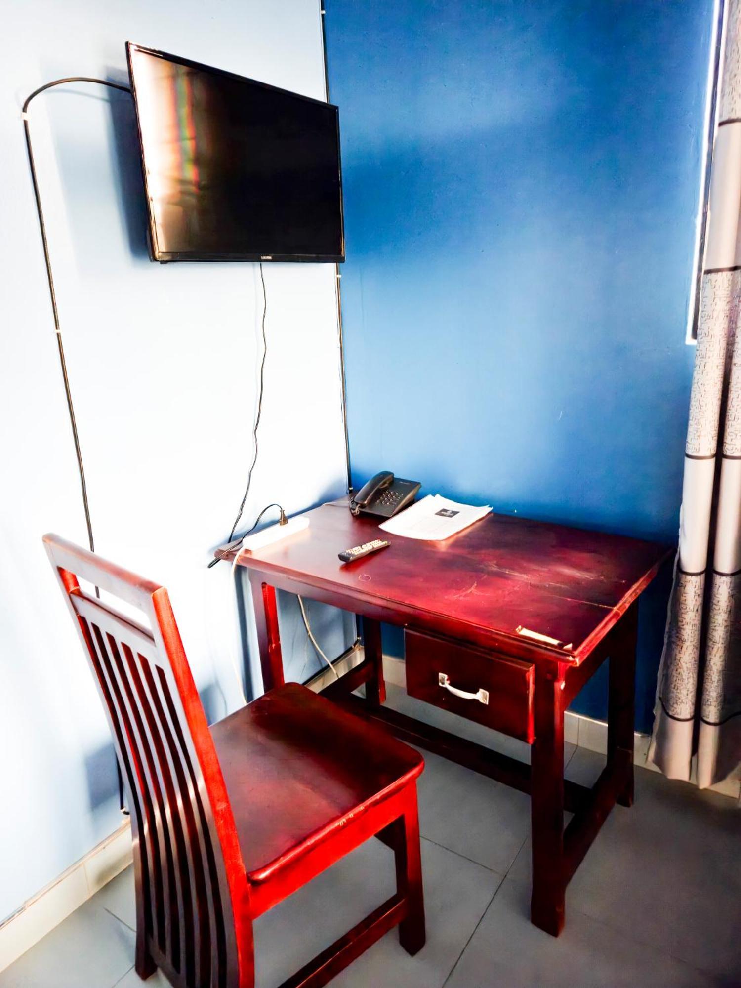 Hendo Hotel Entebbe Bagian luar foto
