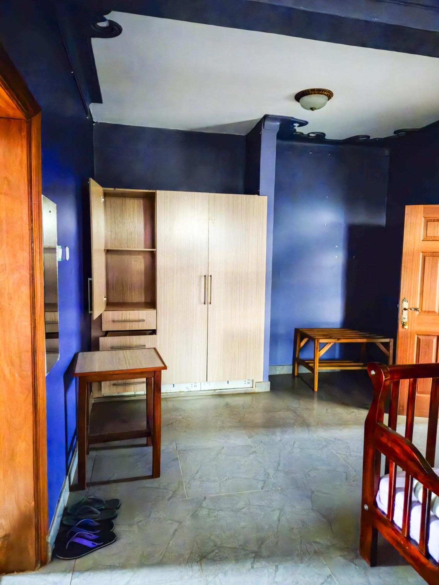 Hendo Hotel Entebbe Bagian luar foto